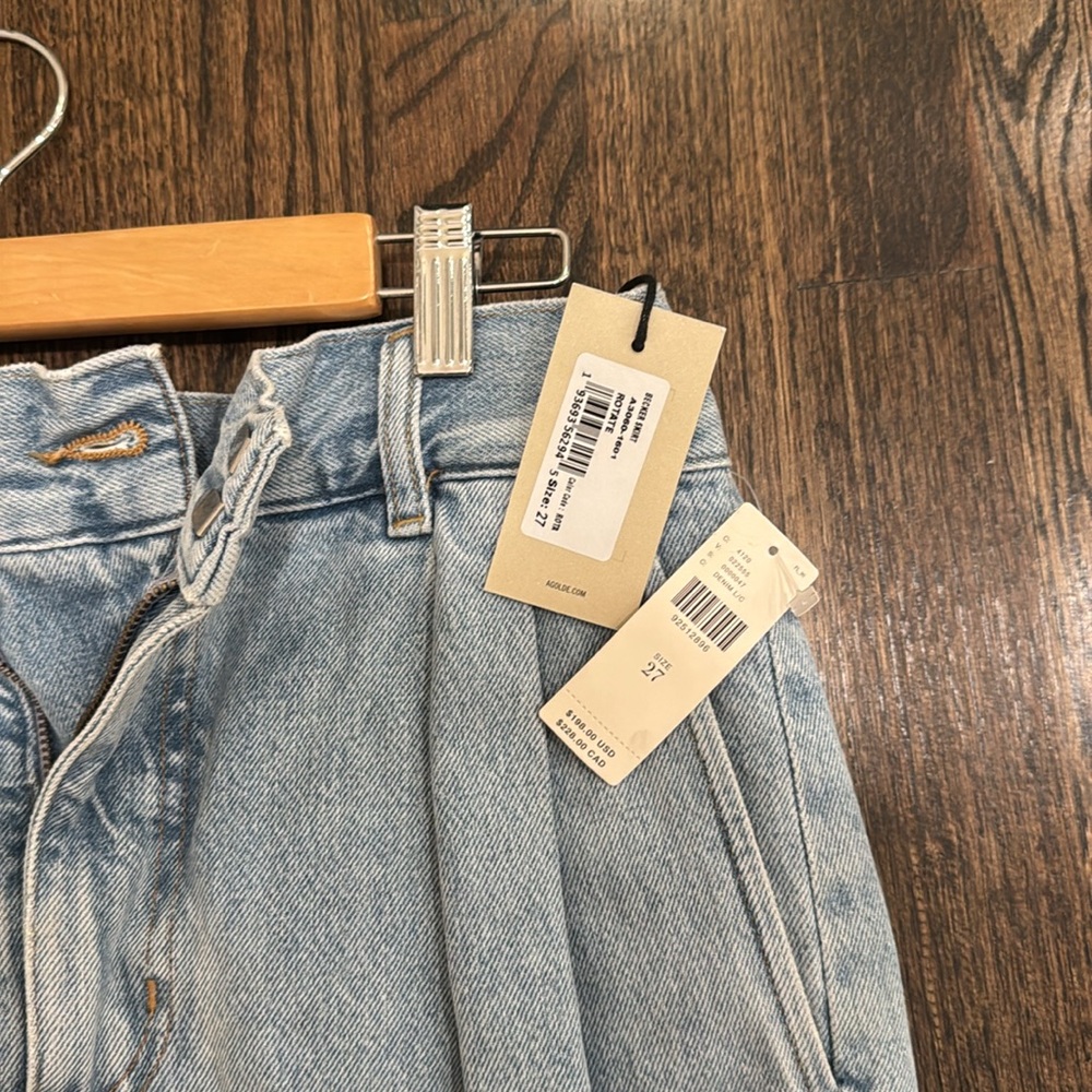 NWT Agolde Becker Light Blue Distressed Mini Skirt
Size 27 - Picture 4 of 5